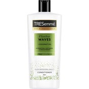 TRESemmé Flawless Waves hoitoaine 685ml